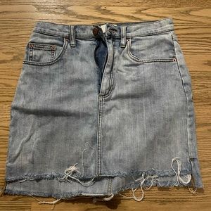 Aritzia Wilfred free denim mini skirt size 6